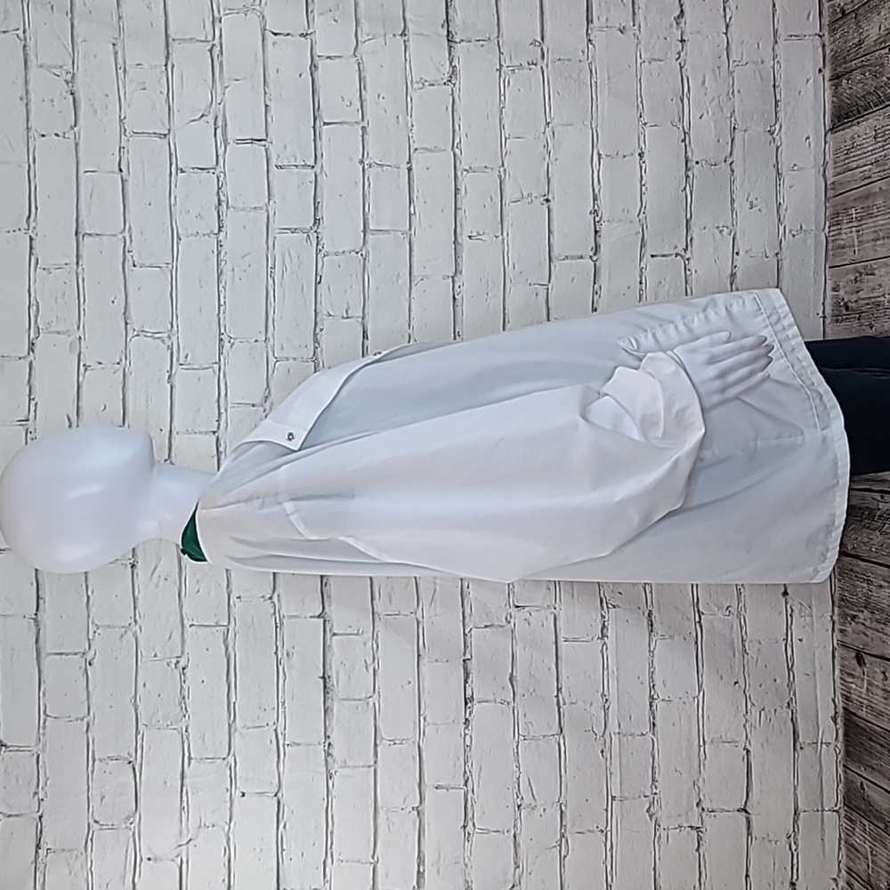 Simply Basic Long Sleeve 2-Pocket Round Neck Snap… - image 3